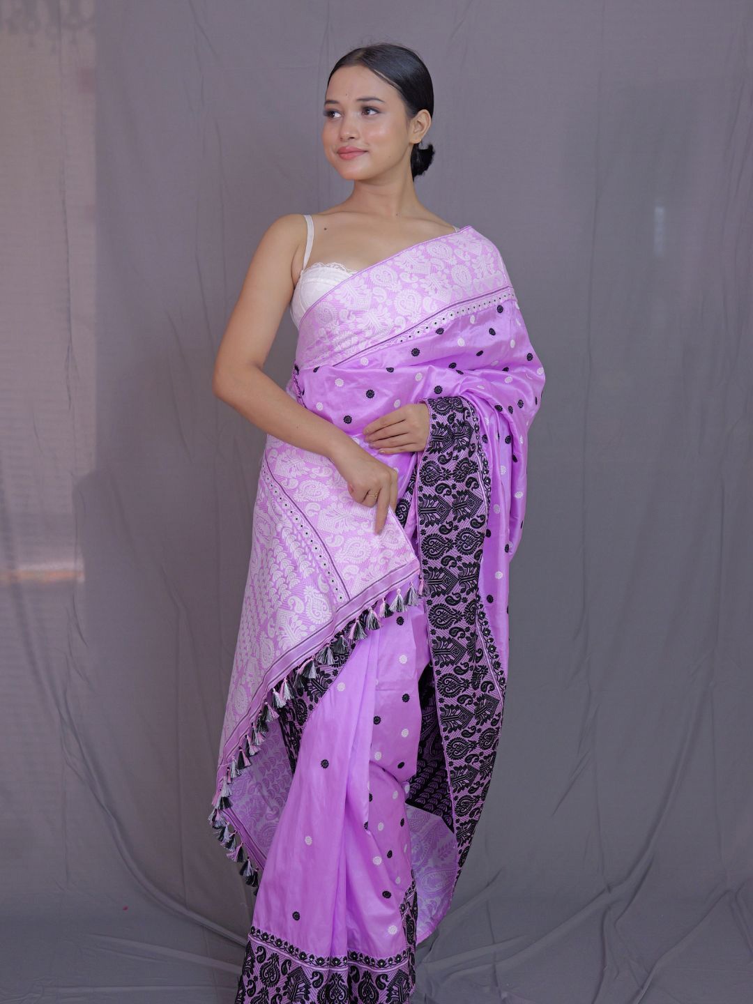 

Mayuri Silk Ethnic Motifs Embroidered Pure Silk Saree, Purple
