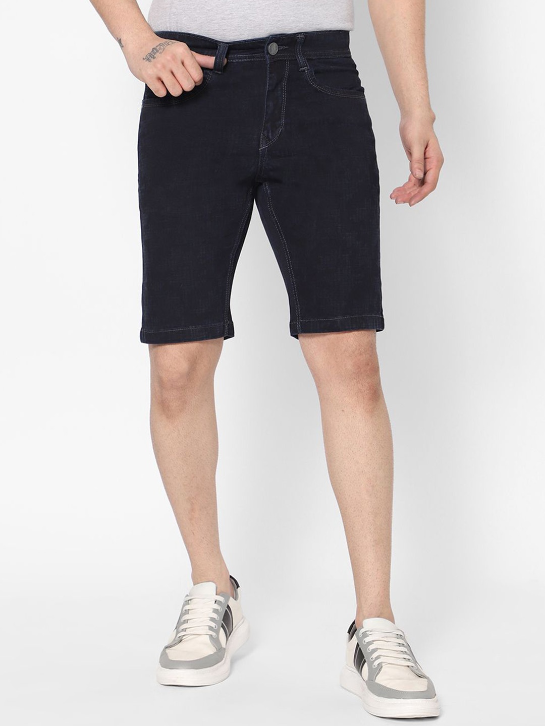 

TCI Men Slim Fit Mid-Rise Denim Shorts, Navy blue