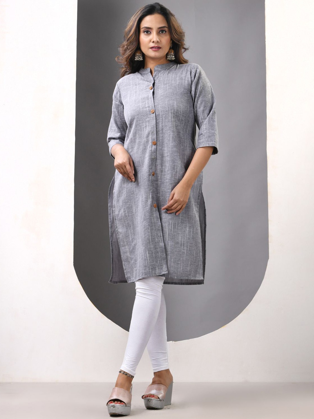 

Charukriti Mandarin Collar Pure Cotton Straight Kurta, Grey