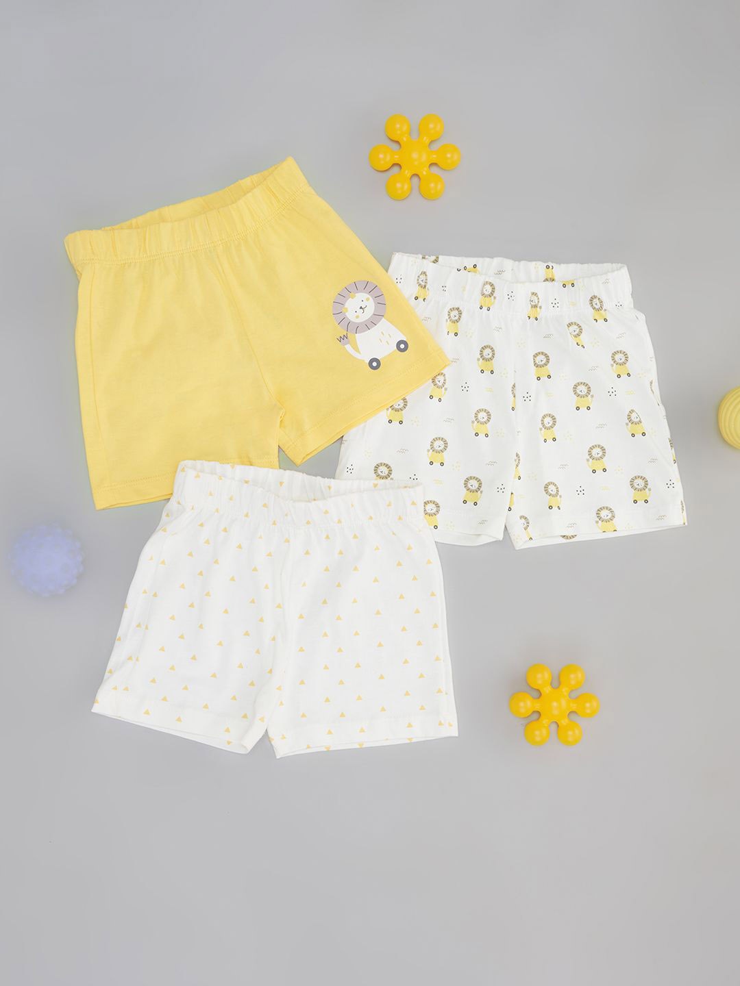 

Pantaloons Baby Boys Pack Of 3 Floral Regular Fit Mid-Rise Shorts, Yellow