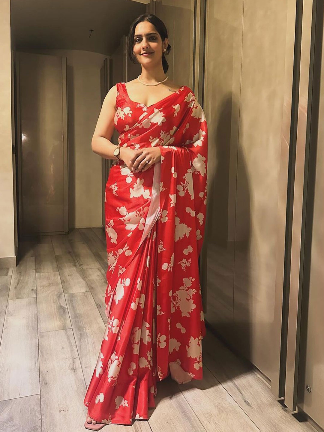 

Moda Rapido Floral Satin Saree, Red