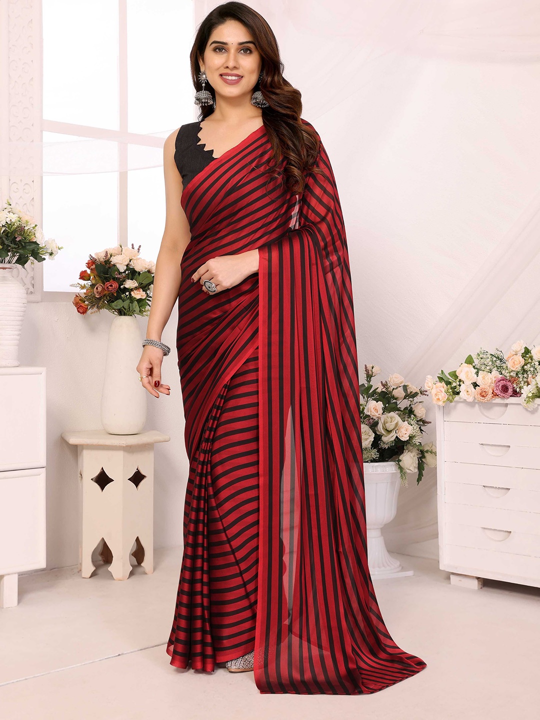 

DIVASTRI Striped Poly Georgette Ready to Wear Saree, Red