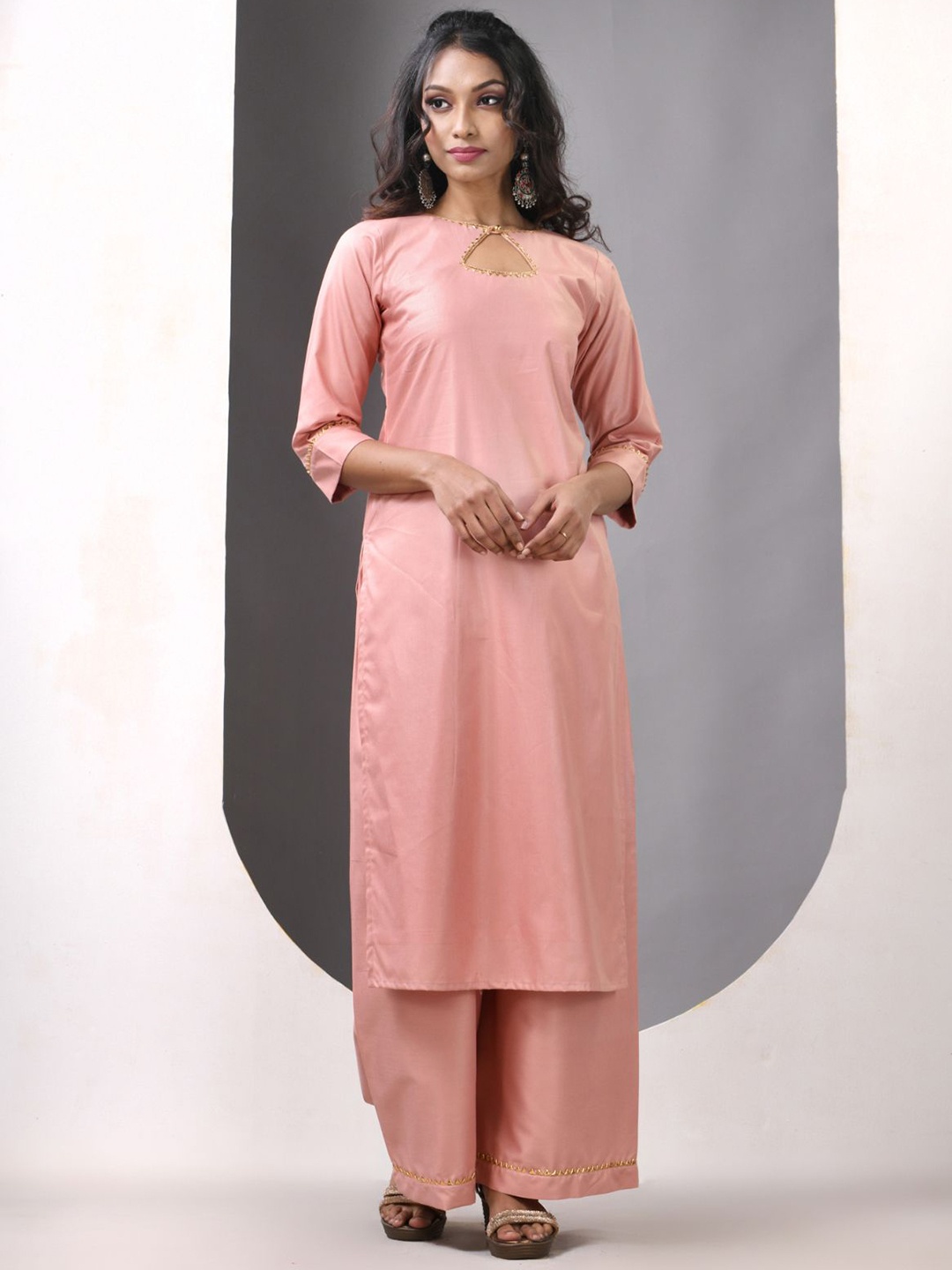 

Charukriti Gotta Patti Work Keyhole Neck Straight Kurta With Palazzos, Pink