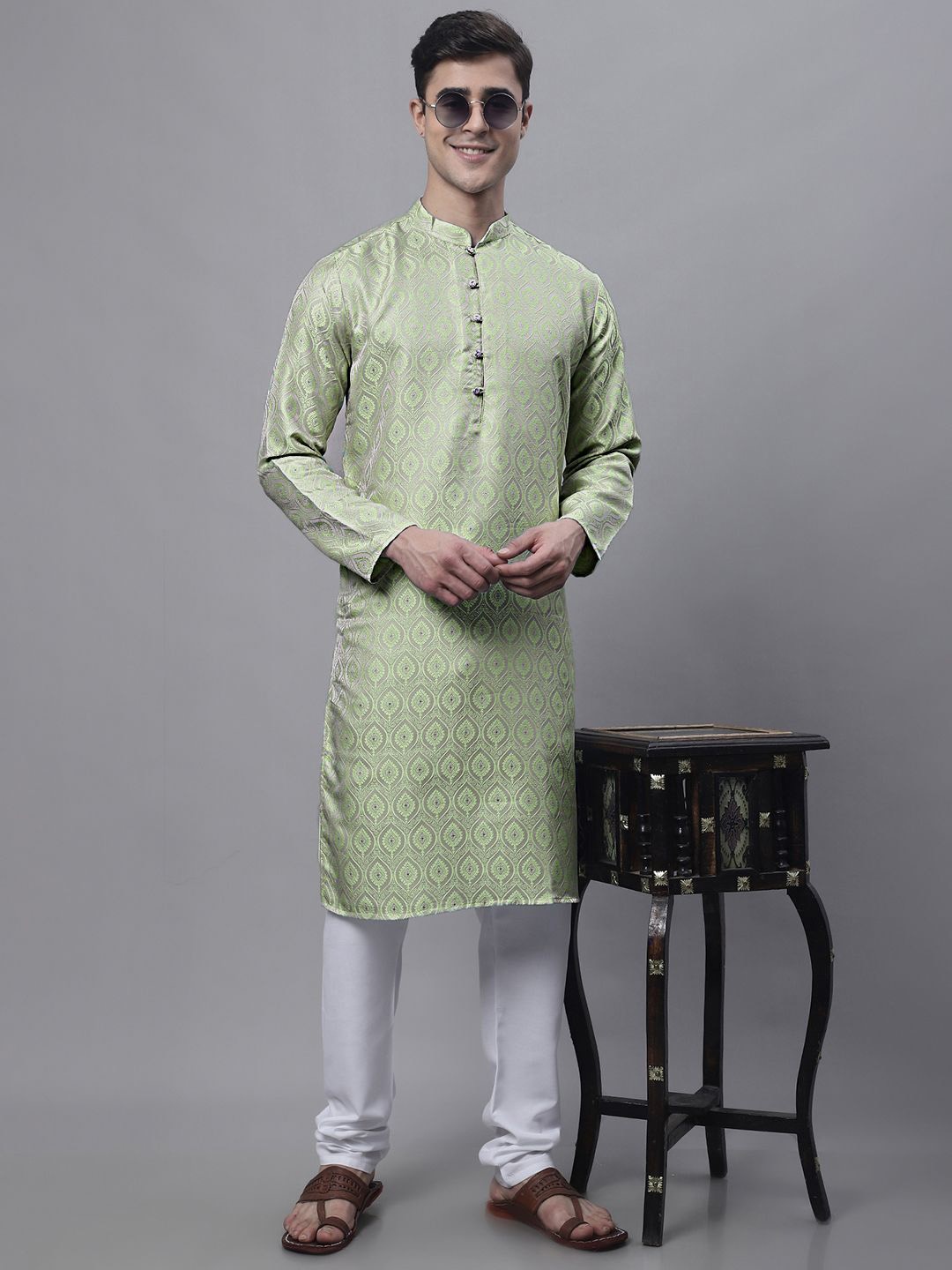 

Jompers Ethnic Motifs Printed Mandarin Collar Jacquard Straight Kurta With Pyjama, Green