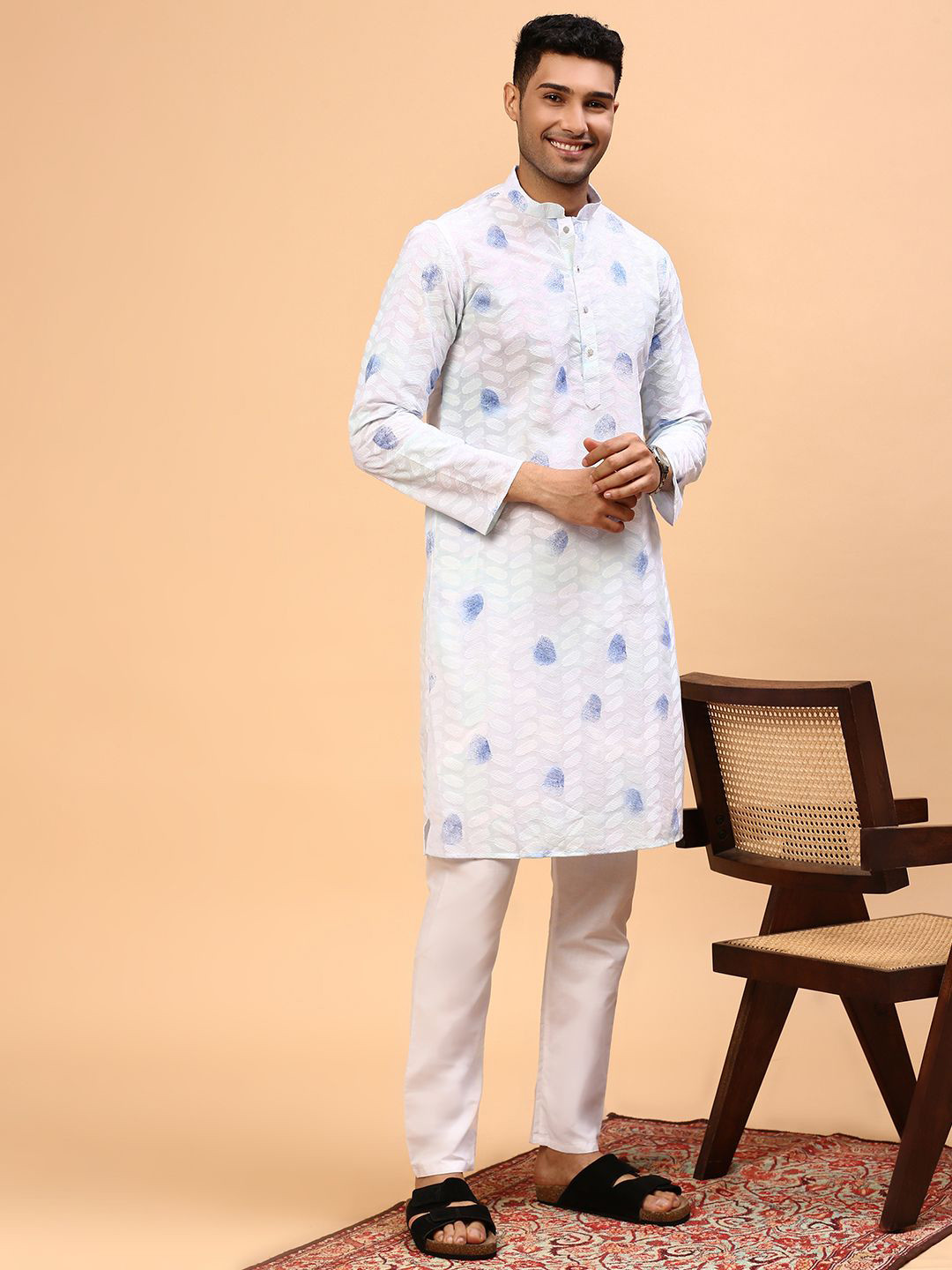 

CS EL Abstract Printed Thread Work Mandarin Collar Pure Cotton Straight Kurta, Blue