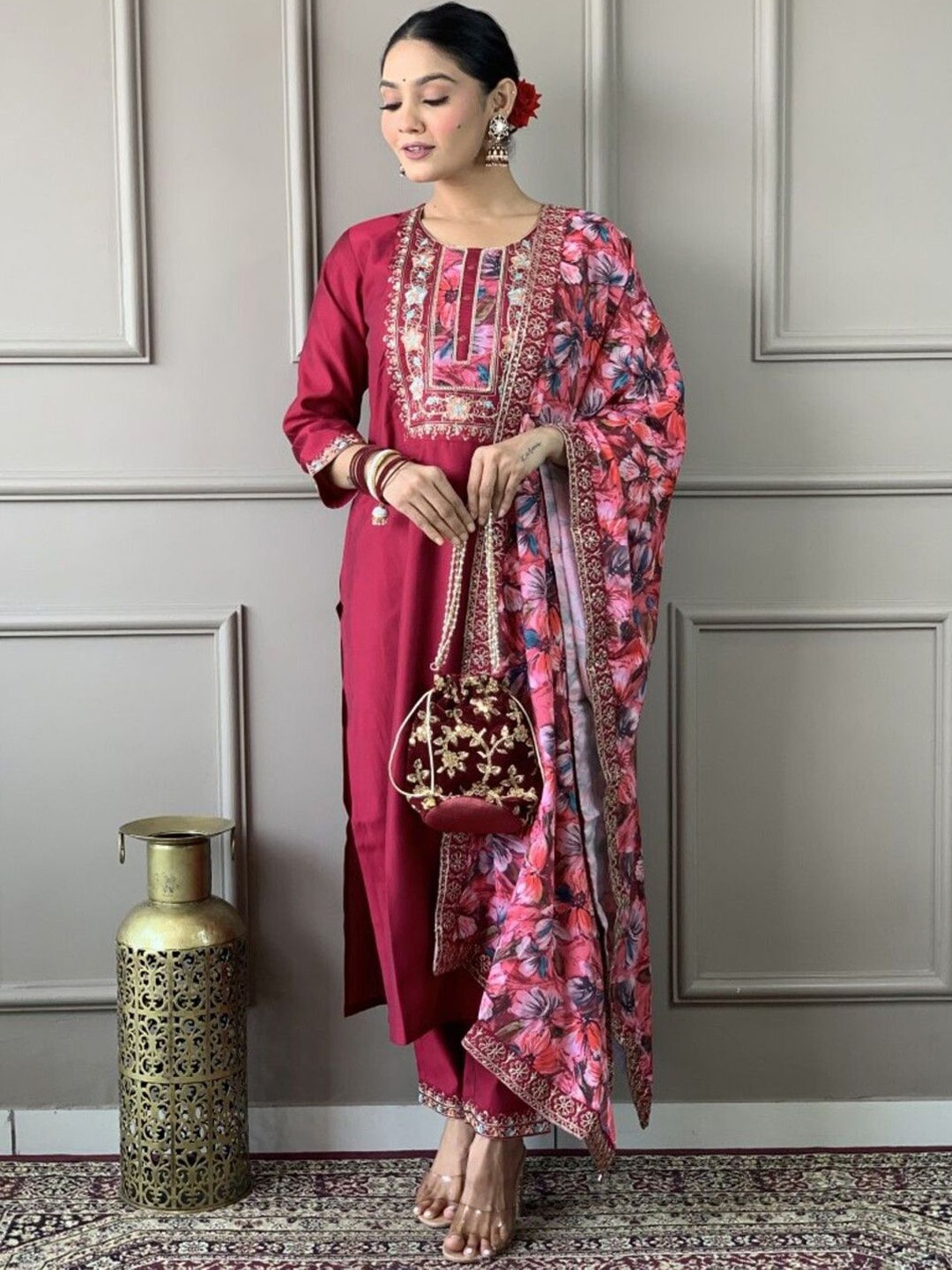 

DIVASTRI Floral Embroidered Sequinned Round Neck Straight Kurta With Trousers & Dupatta, Burgundy