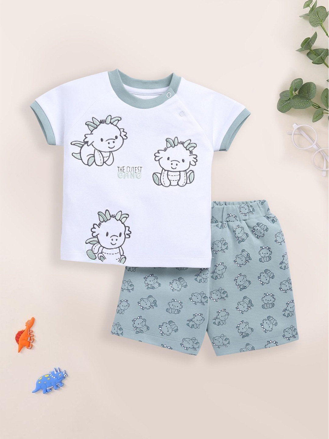 

BABY GO Boys Embroidered Round Neck T-Shirt With Shorts, Green