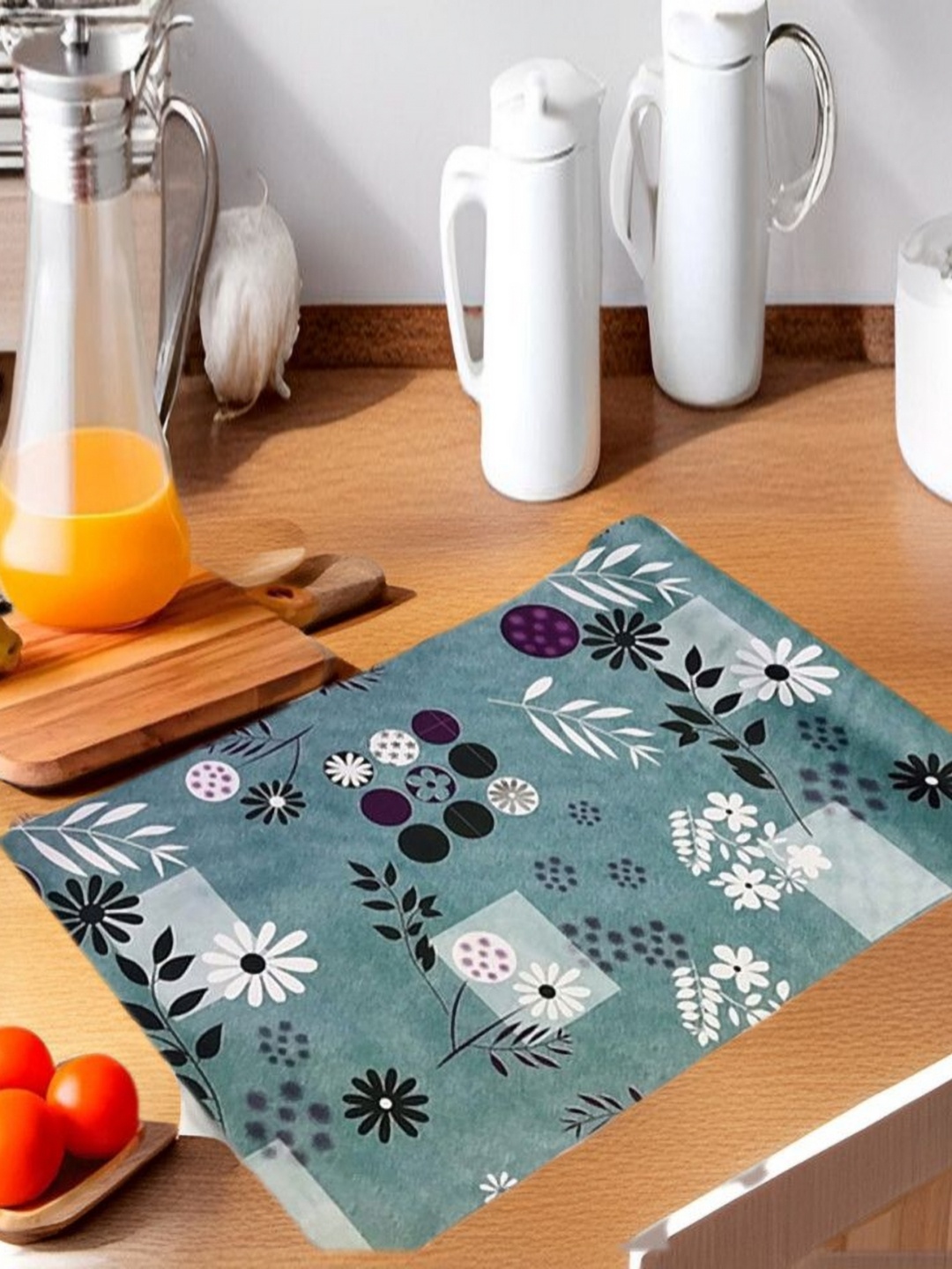 

REVEXO Green & White Printed Water-Resistant Shelf Liner