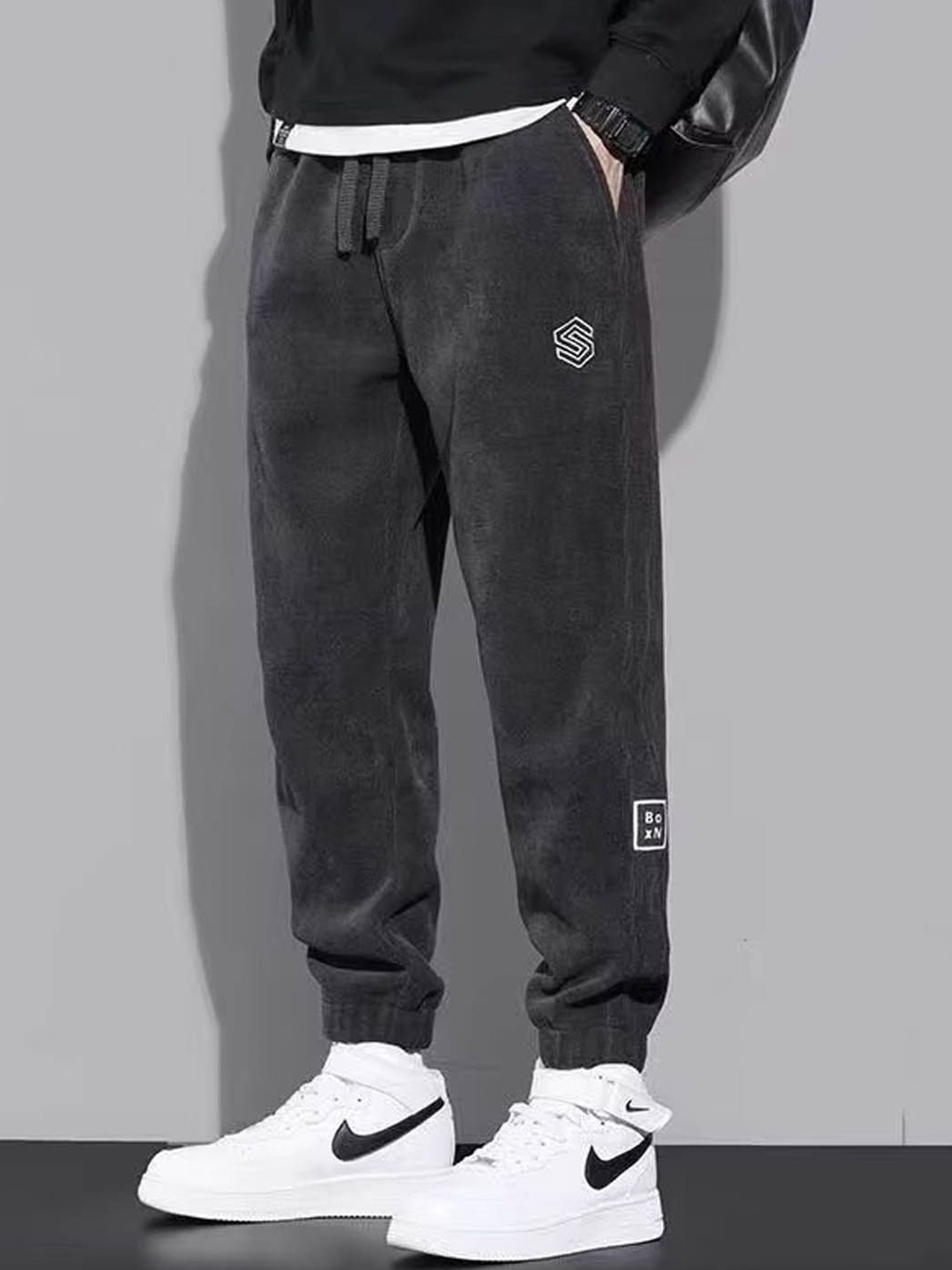 

StyleCast Men Regular Fit Mid-Rise Joggers, Grey