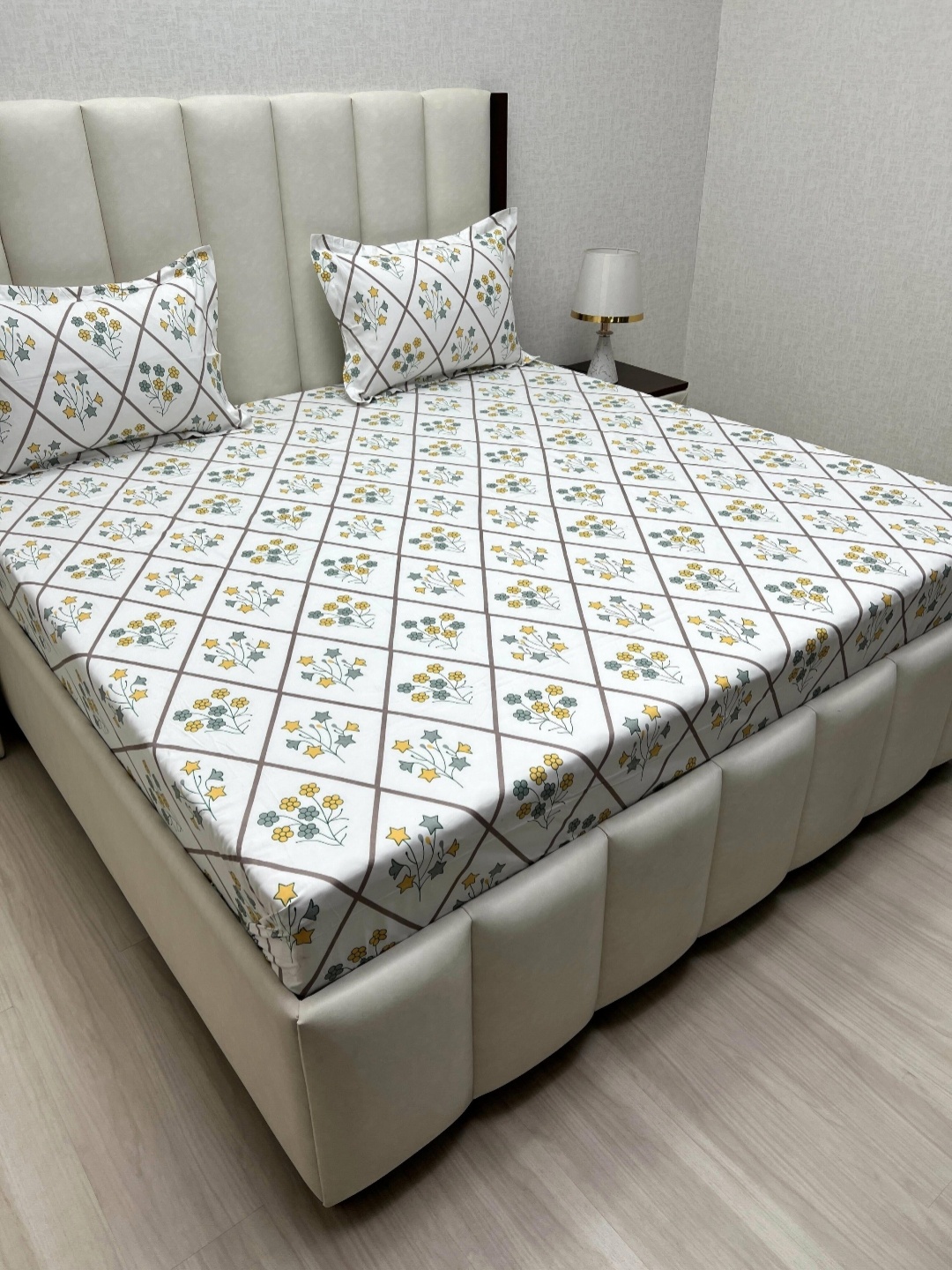 

Pure Decor Amulya Mustard Printed Microfiber 300 TC Queen Bedsheet Set 2.28m X 2.54m, White