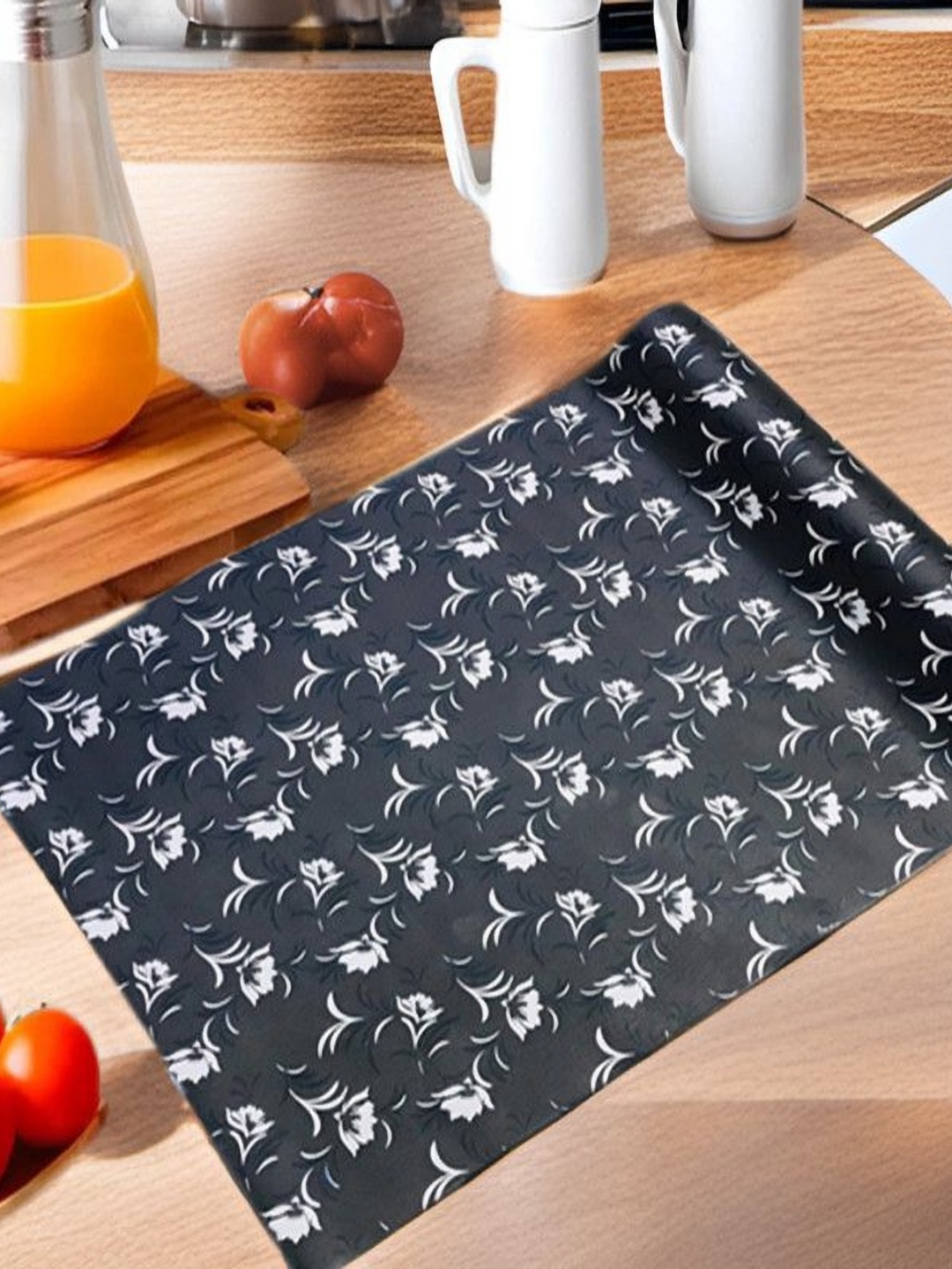 

REVEXO Grey & White Printed Water-Resistant Shelf Liner