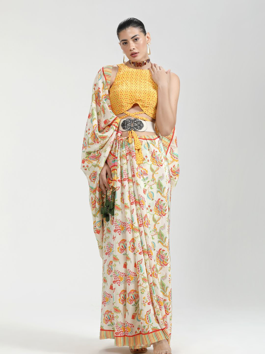 

Suha Floral Printed Zari Pure Crepe Saree, Cream