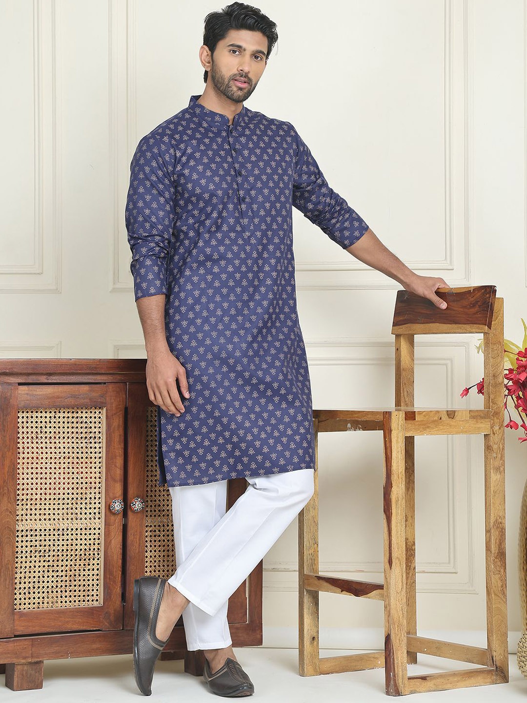 

Anouk Navy Blue Floral Printed Mandrin Collar Straight Kurta With Pyjamas