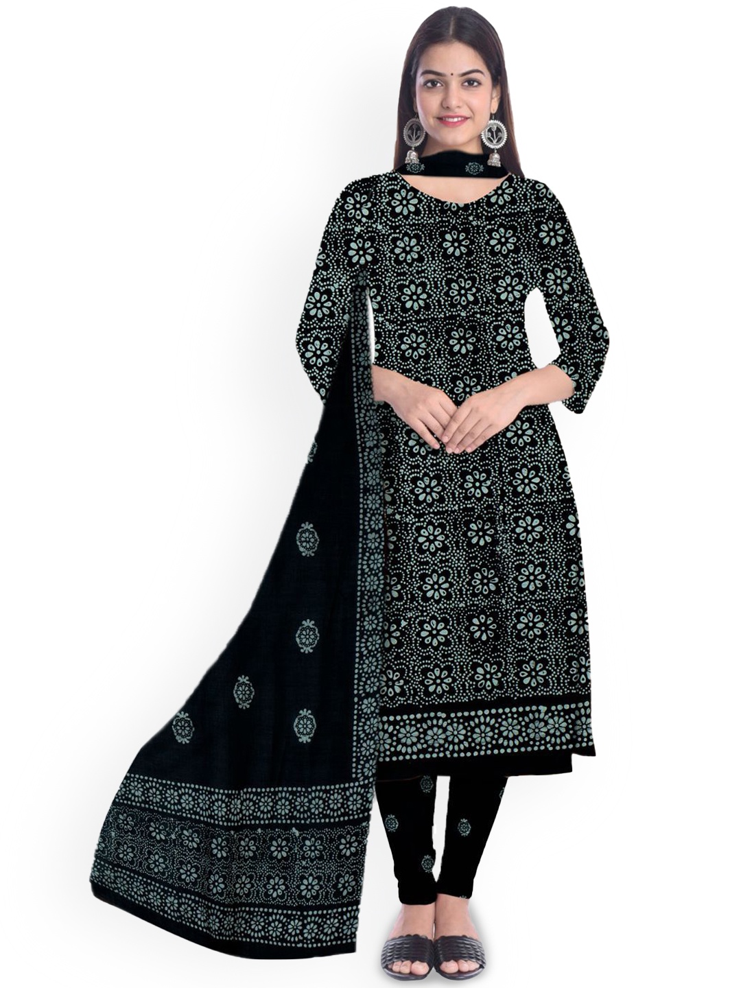 

Farooq Dyeing Floral Batik Dyed Pure Cotton Unstitched Dress Material, Black