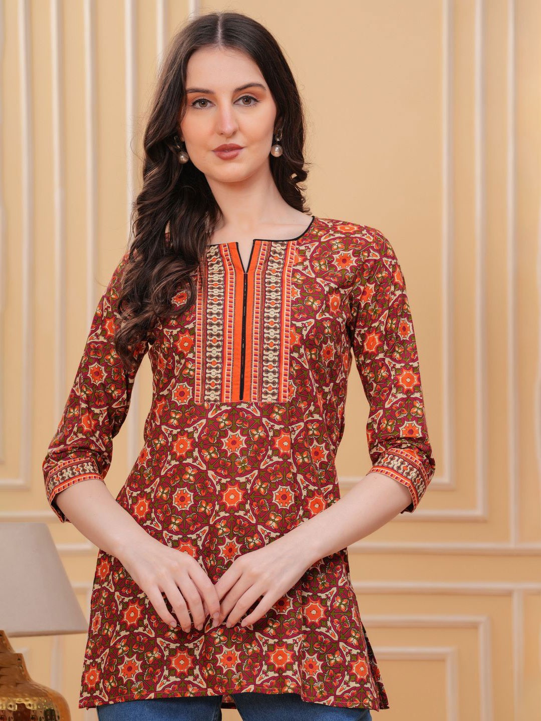 

Da Vastraagaar Women Floral Printed Round Neck Top, Orange