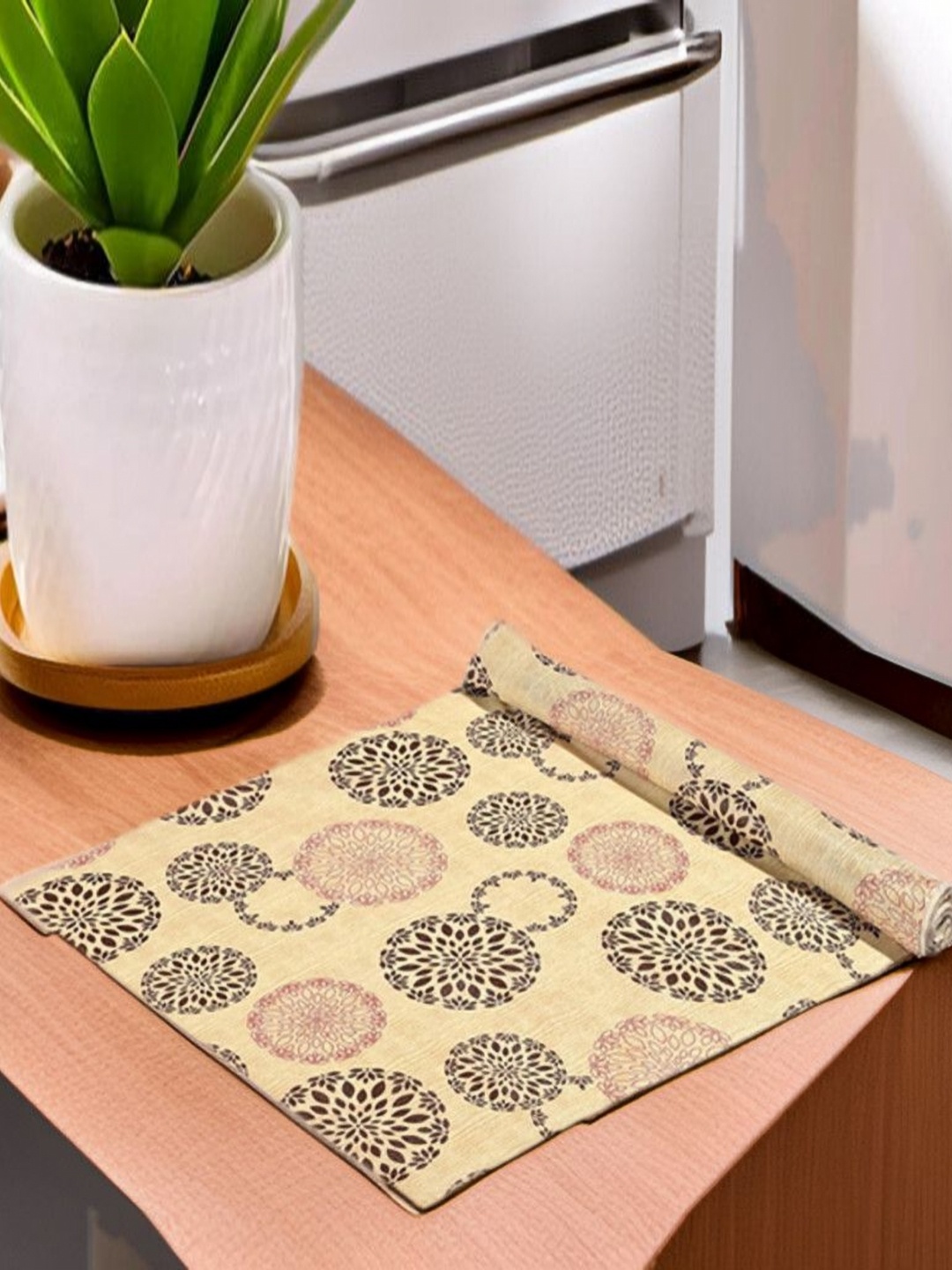 

REVEXO Beige & Black Printed Water-Resistant Shelf Liner