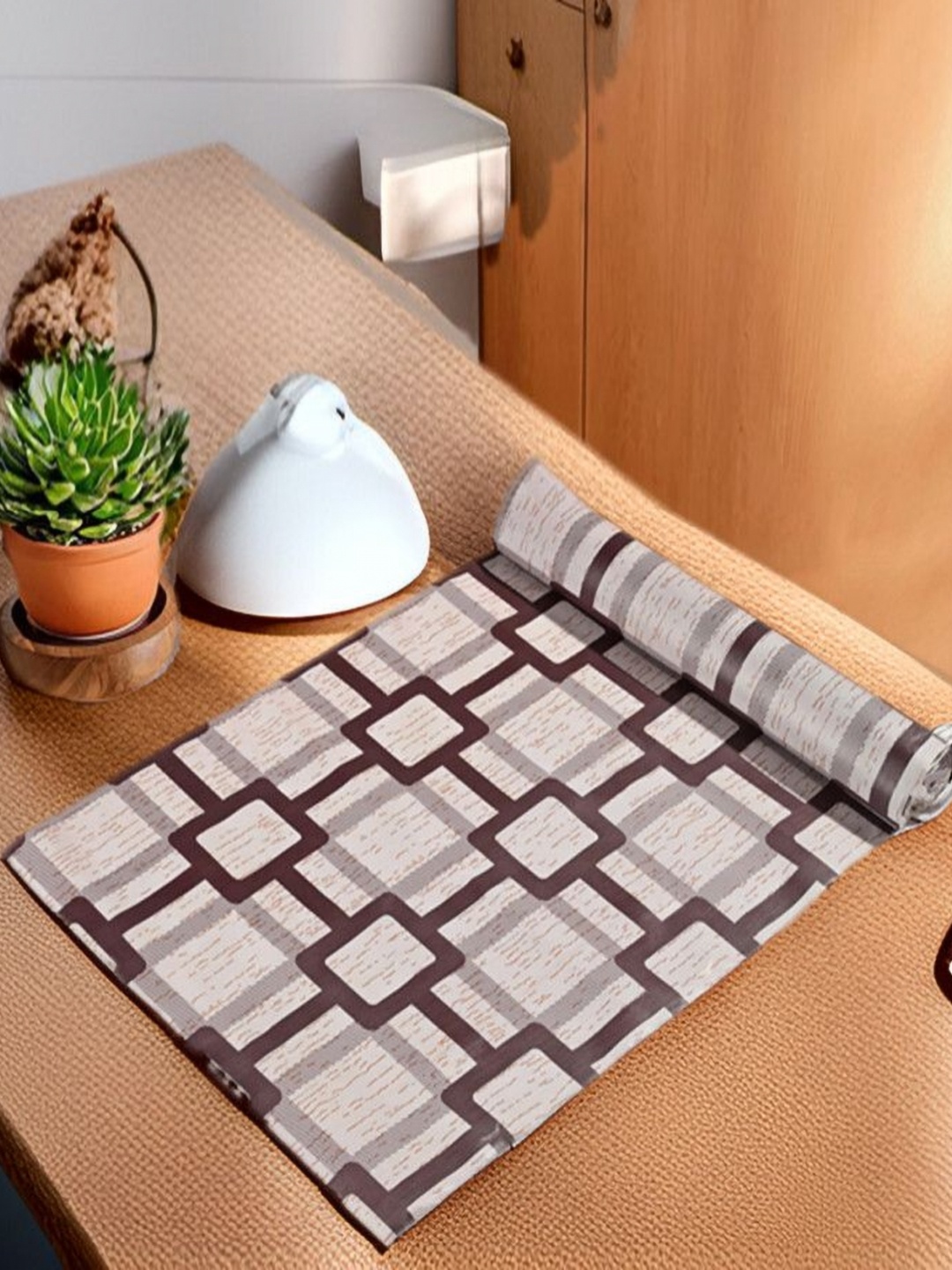 

REVEXO White & Brown Printed Water-Resistant Shelf Liner