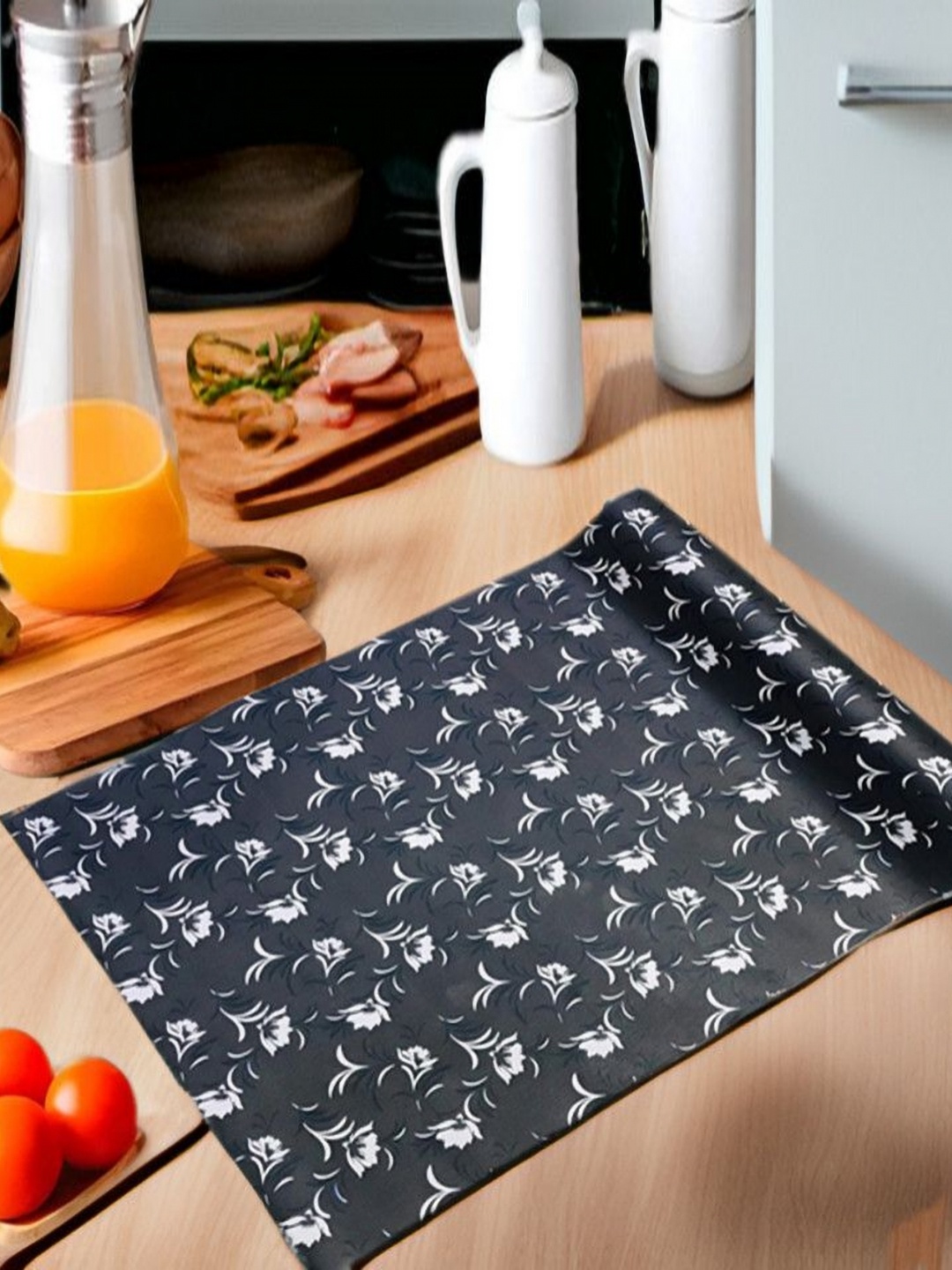 

REVEXO Grey & White Printed Water-Resistant Shelf Liner