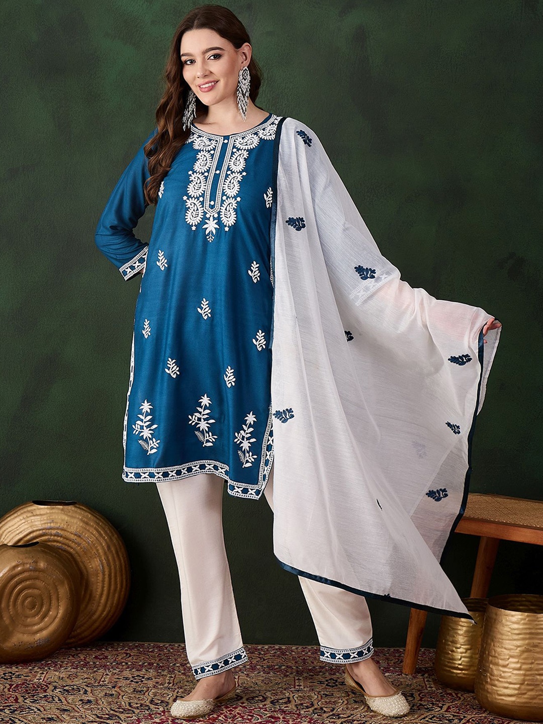 

HERE&NOW Floral Embroidered Straight Thread Work Kurta With Salwar And Dupatta, Teal