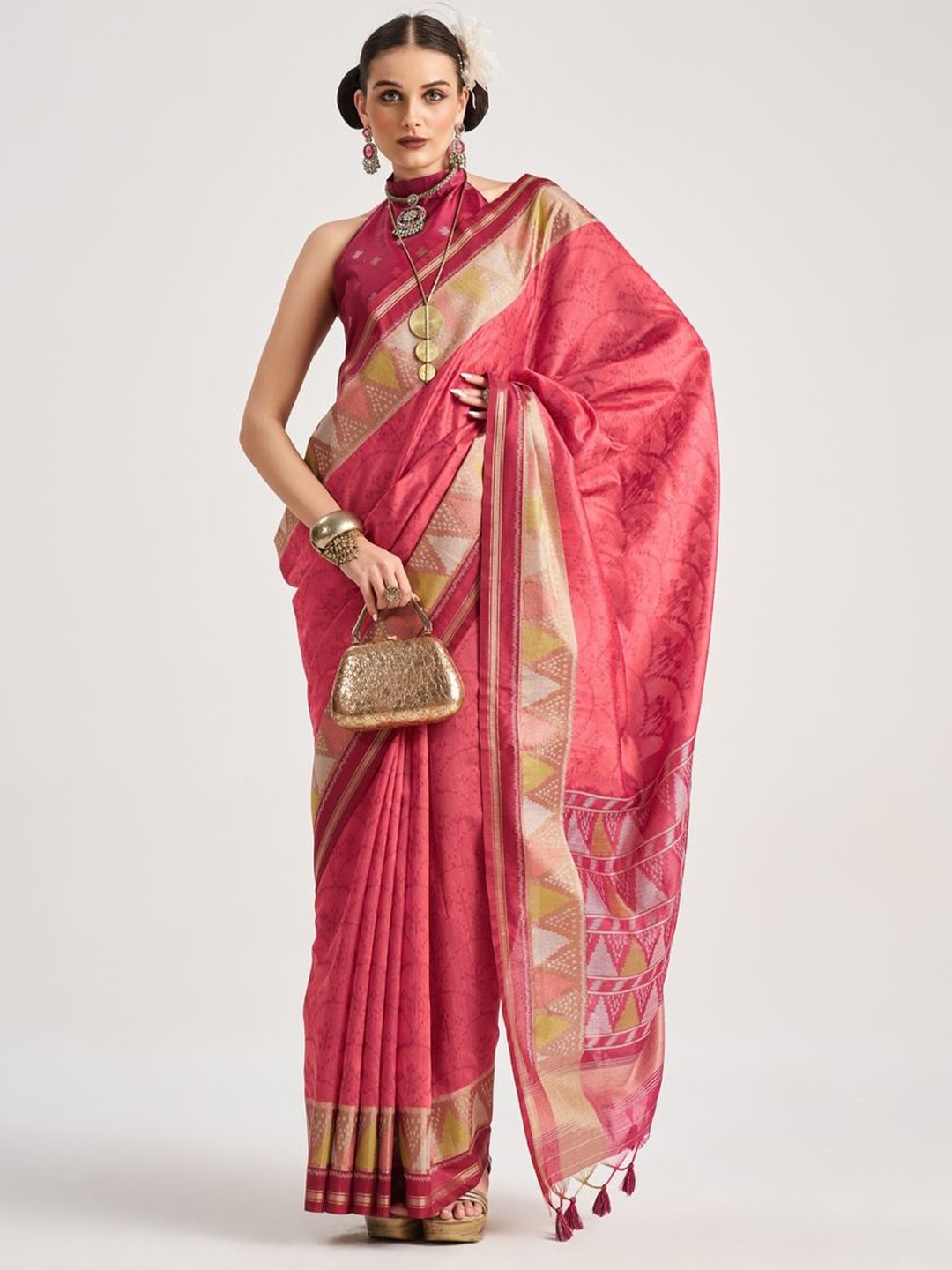 

Suha Floral Printed Saree, Magenta