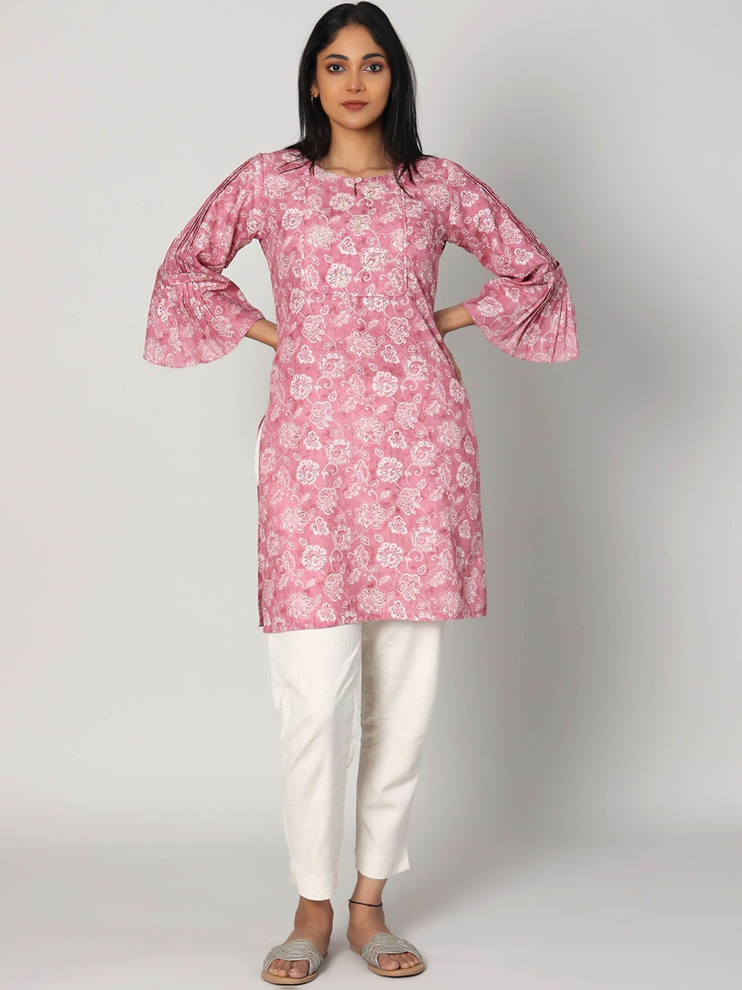 

Hassu's Floral Printed Keyhole Neckline Linen Straight Kurti, Pink