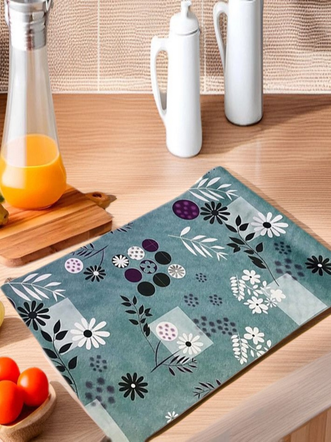 

REVEXO Green & White Printed Water-Resistant Shelf Liner
