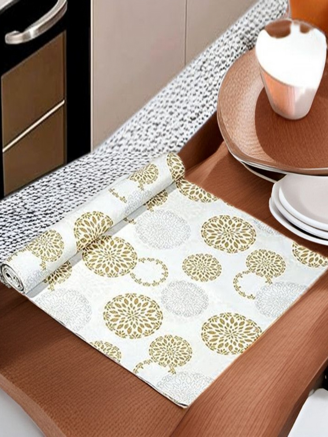 

REVEXO White & Green Printed Water-Resistant Shelf Liner