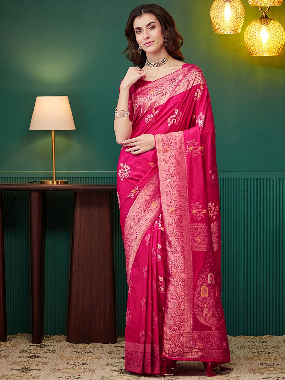 

Satrani Ethnic Motifs Zari Pure Silk Banarasi Saree, Pink