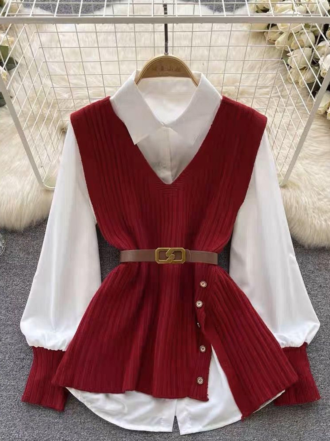 

Alamode By Akanksha Women Woollen RED Geri Woolen Sweater set