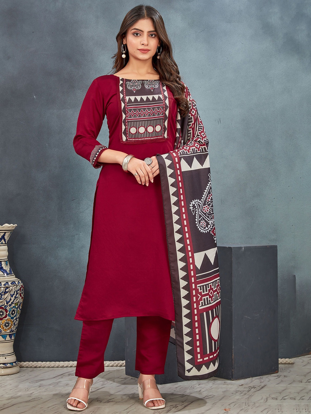 

VAAZI CREATOR Geomteric Printed Round Neck Straight Kurta With Trousers And Dupatta, Maroon