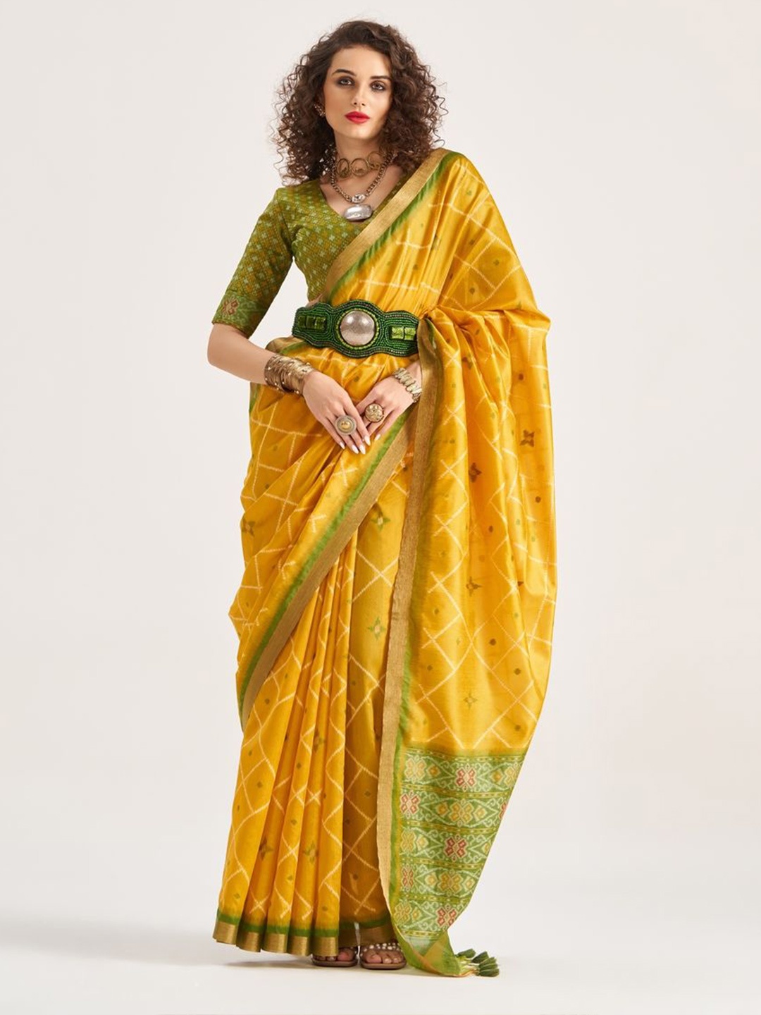 

Suha Geometric Printed Saree With Blouse Piece, Yellow
