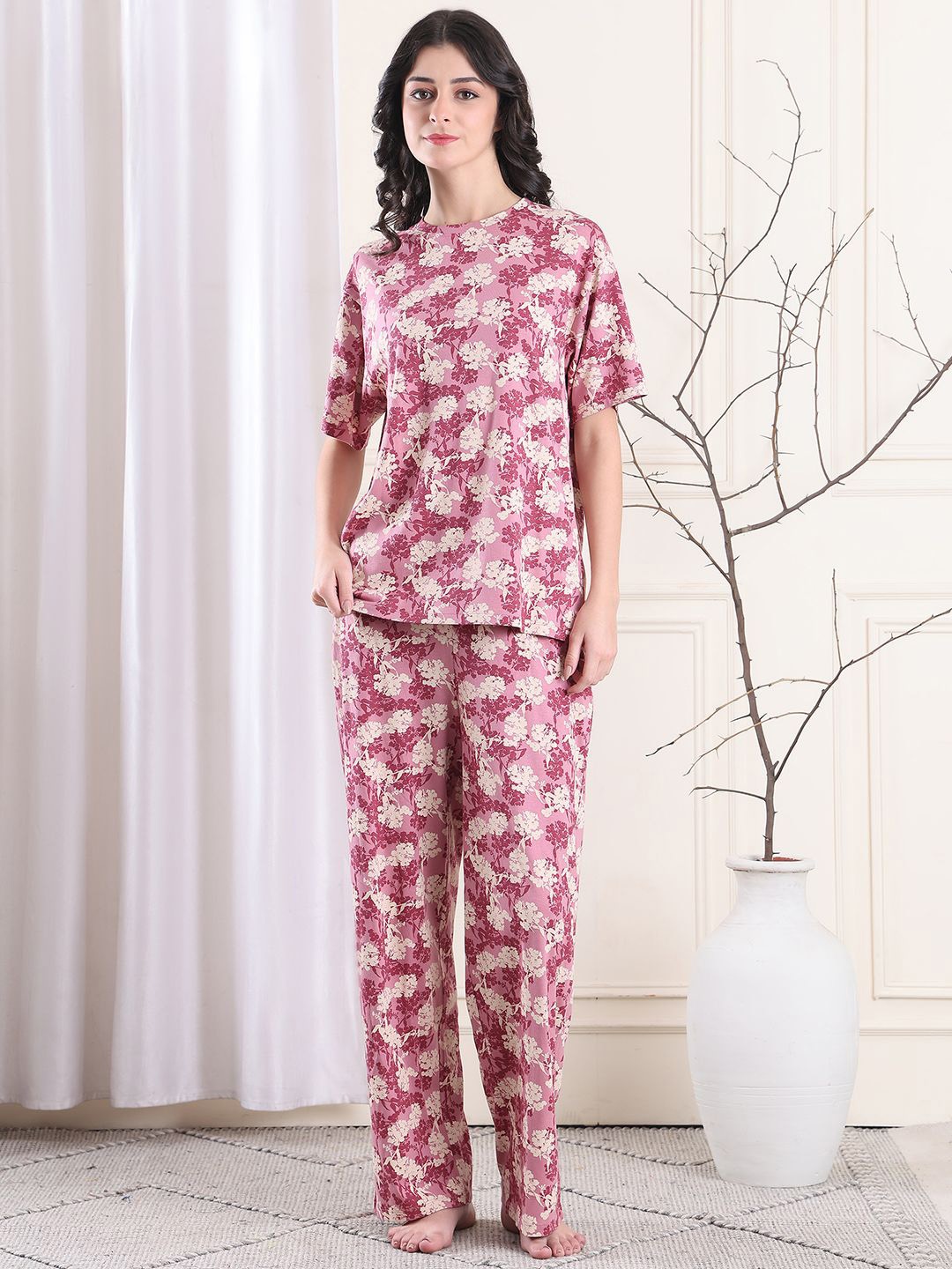 

Kanvin Women Printed Night suit, Pink