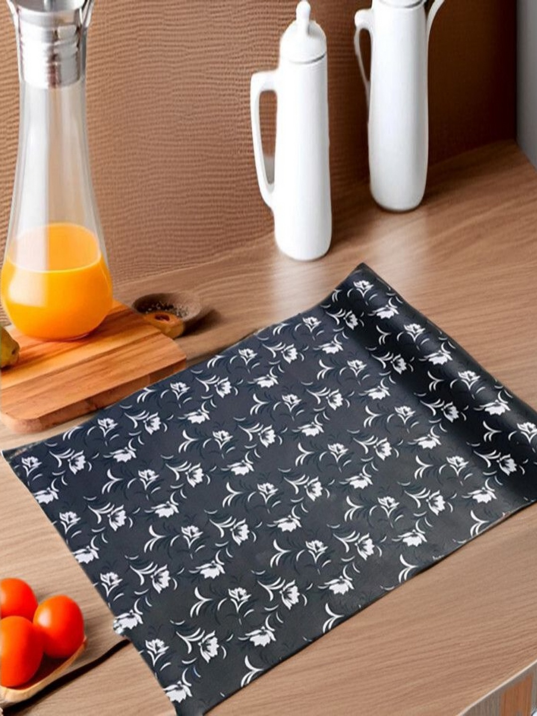 

REVEXO Black & White Printed Water-Resistant Shelf Liner