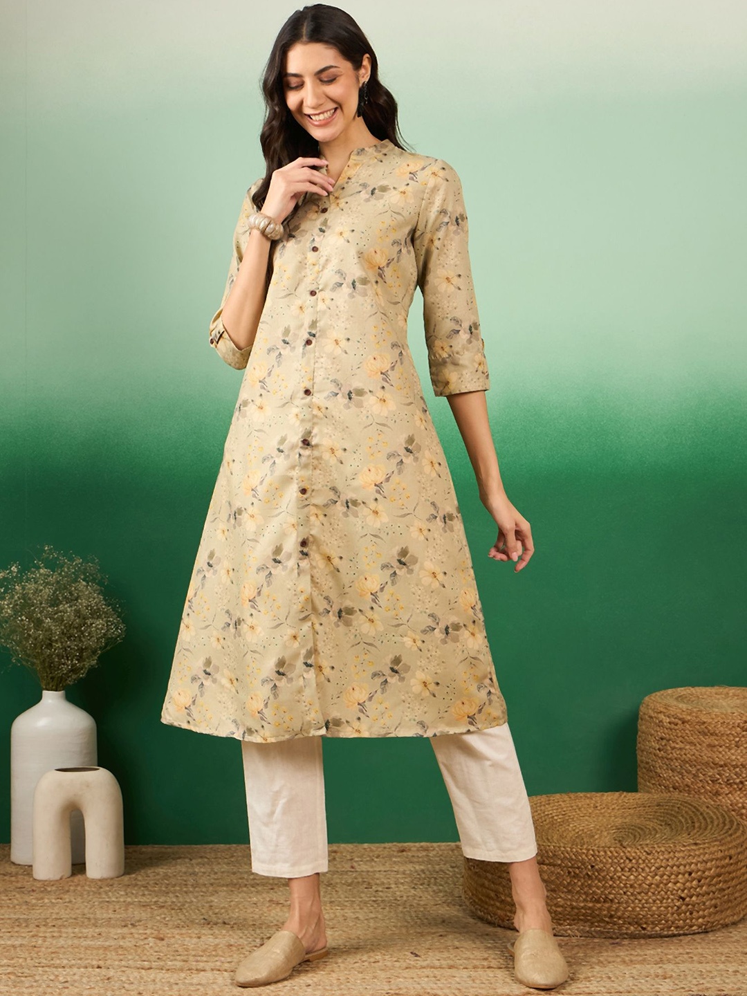 

Sangria Floral Printed A-Line Kurta, Beige