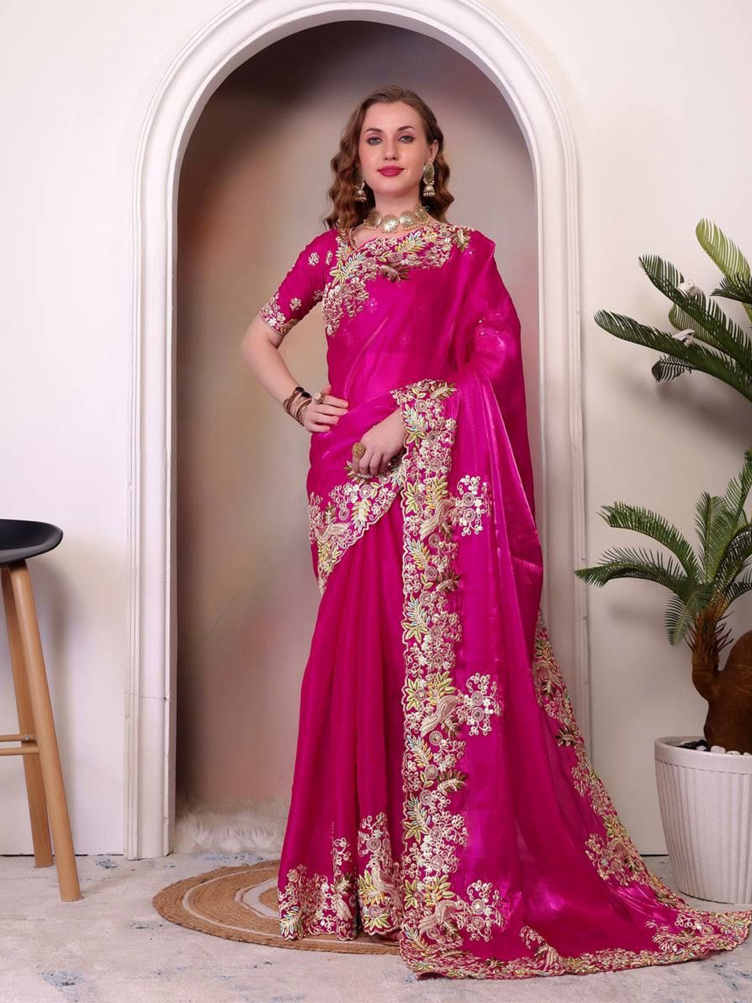 

Moda Rapido Floral Sequinned Organza Saree, Magenta