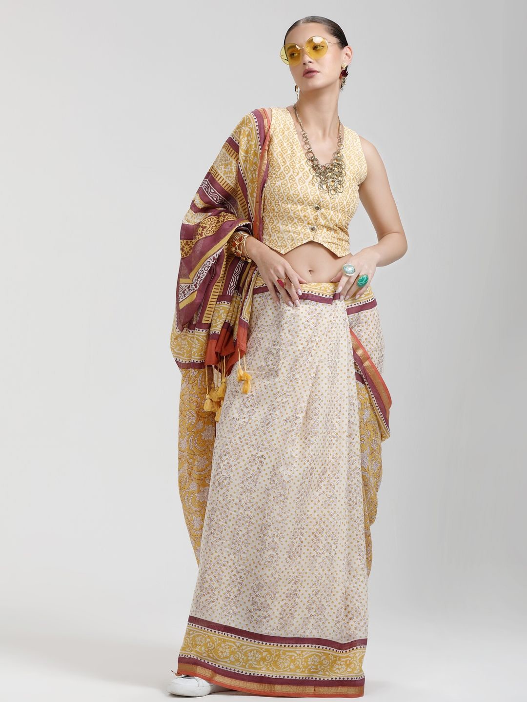 

Suha Floral Zari Pure Cotton Saree, Yellow
