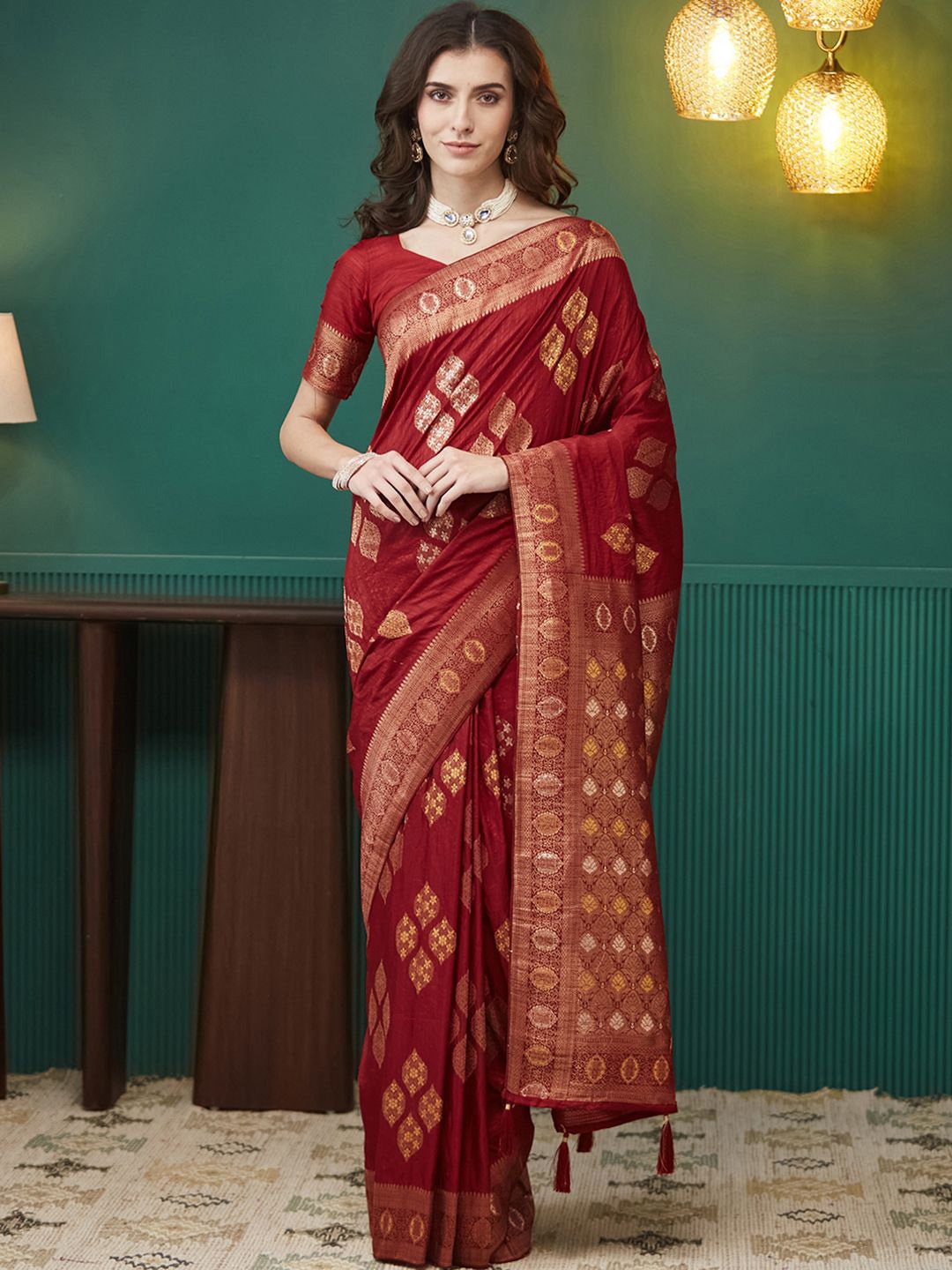 

Satrani Ethnic Motifs Zari Pure Silk Banarasi Saree, Maroon