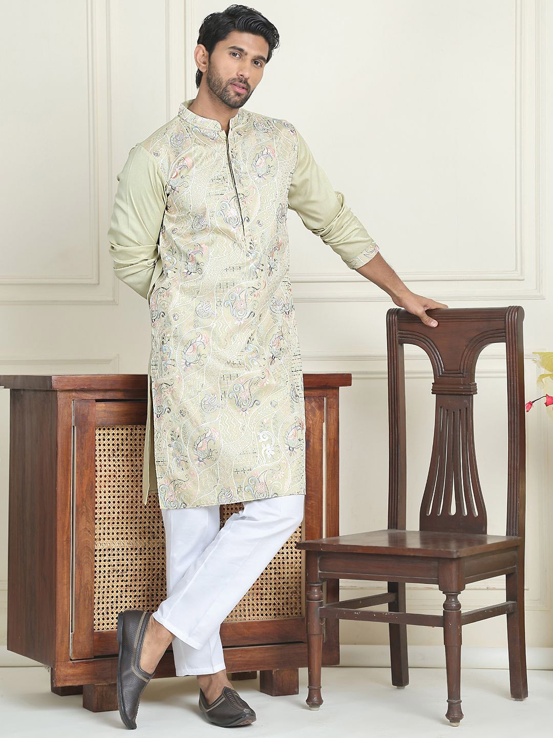 

Anouk Pista Green Floral Embroidered Mandarin Collar Straight Kurta With Pyjamas