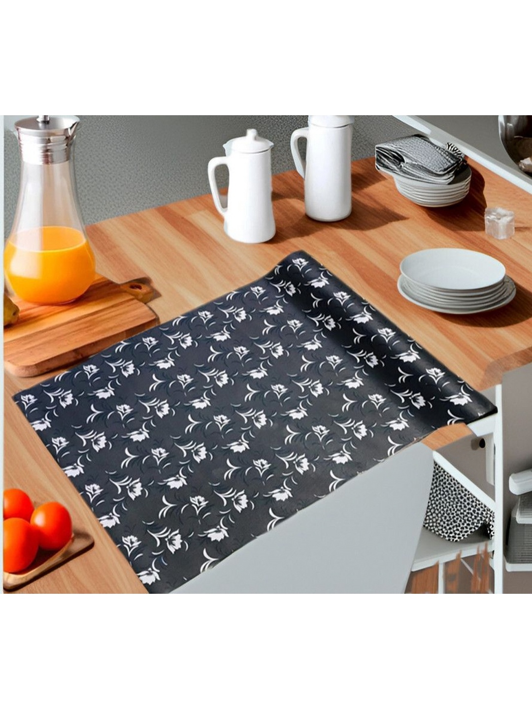

REVEXO Grey & White Printed Water-Resistant Shelf Liner