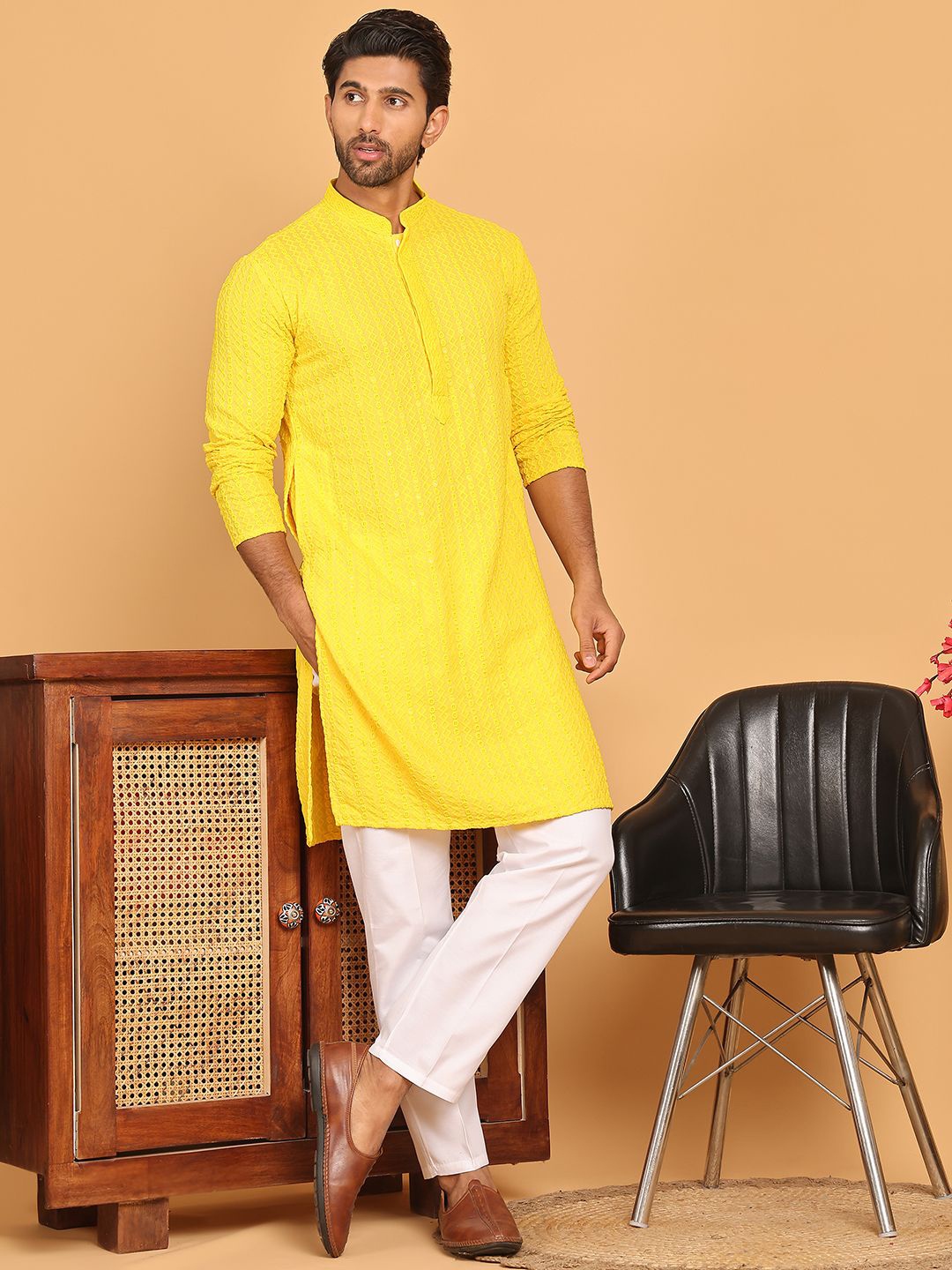 

Anouk Yellow Geometric Embroidered Mandarin Collar Straight Kurta With Pyjamas