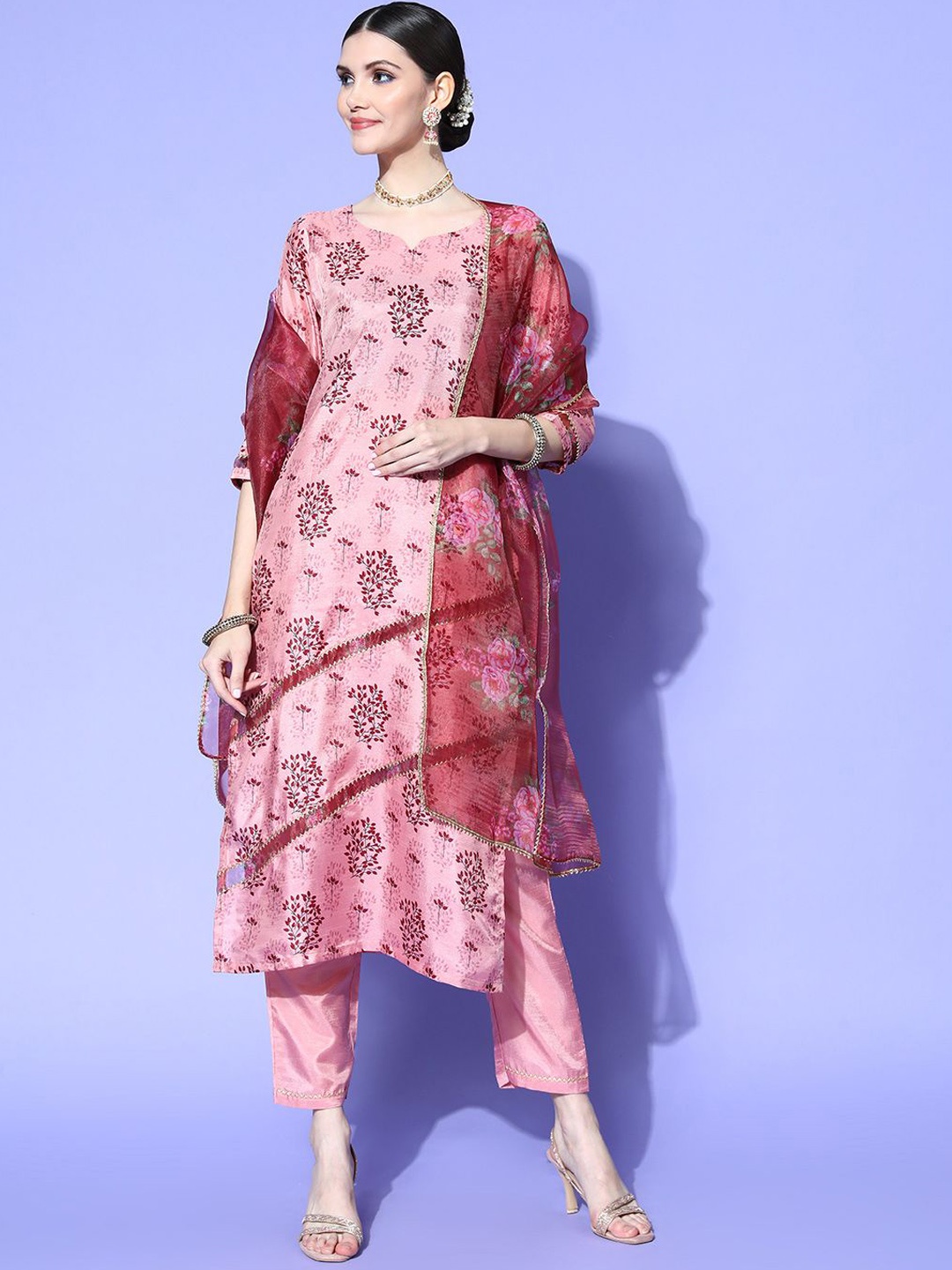 

DIVASTRI Floral Printed Notch Neck Straight Kurta With Trousers And Dupatta, Pink
