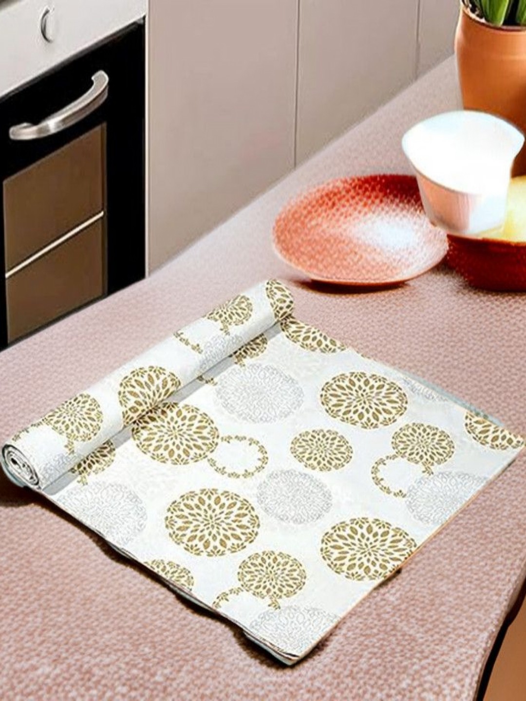 

REVEXO White & Beige Printed Water-Resistant Shelf Liner
