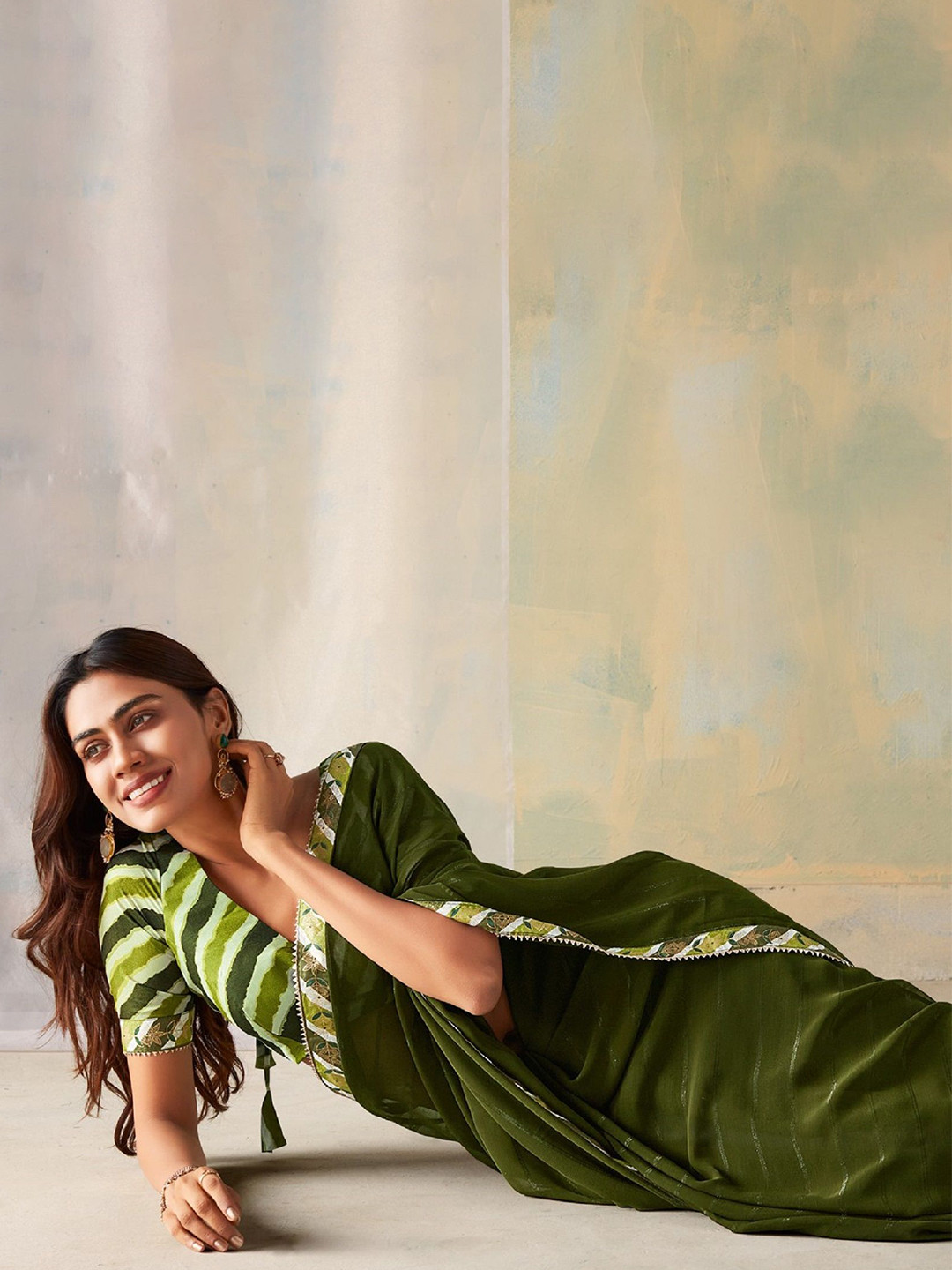 

DIVASTRI Woven Design Horizontal Striped Saree, Green