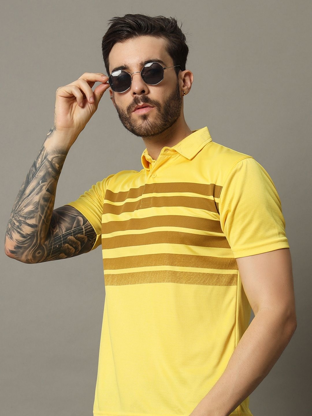 

RENUOVO Men Colourblocked Polo Collar T-shirt, Yellow