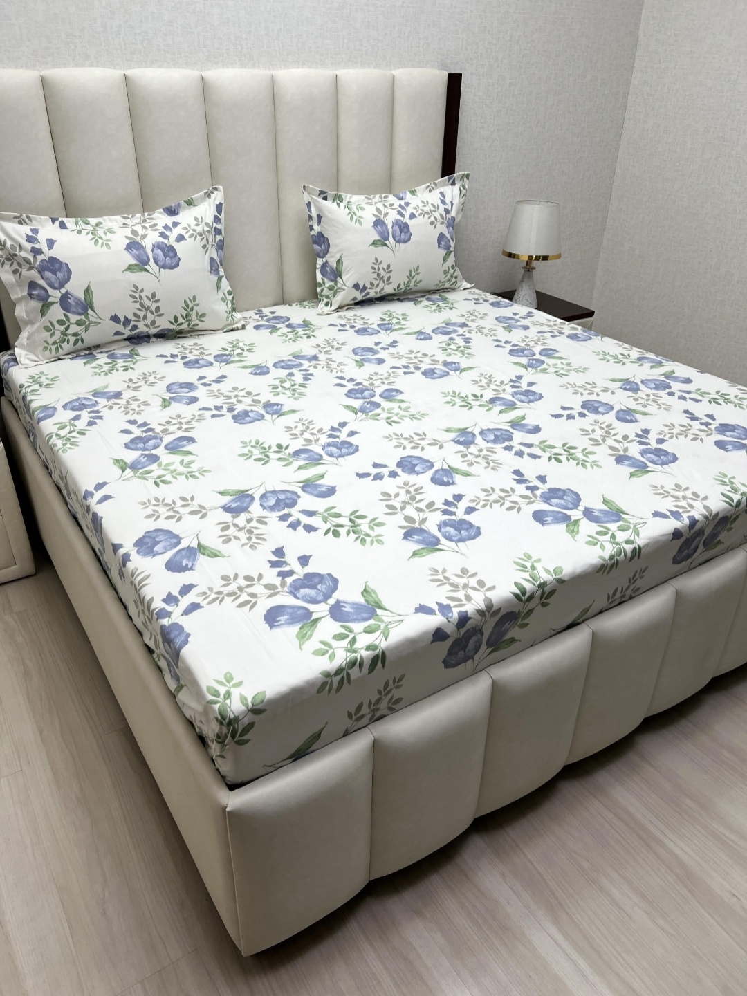 

Pure Decor Amulya White & Blue Printed Microfiber 210 TC King Bedsheet Set 2.28 m x 2.54 m