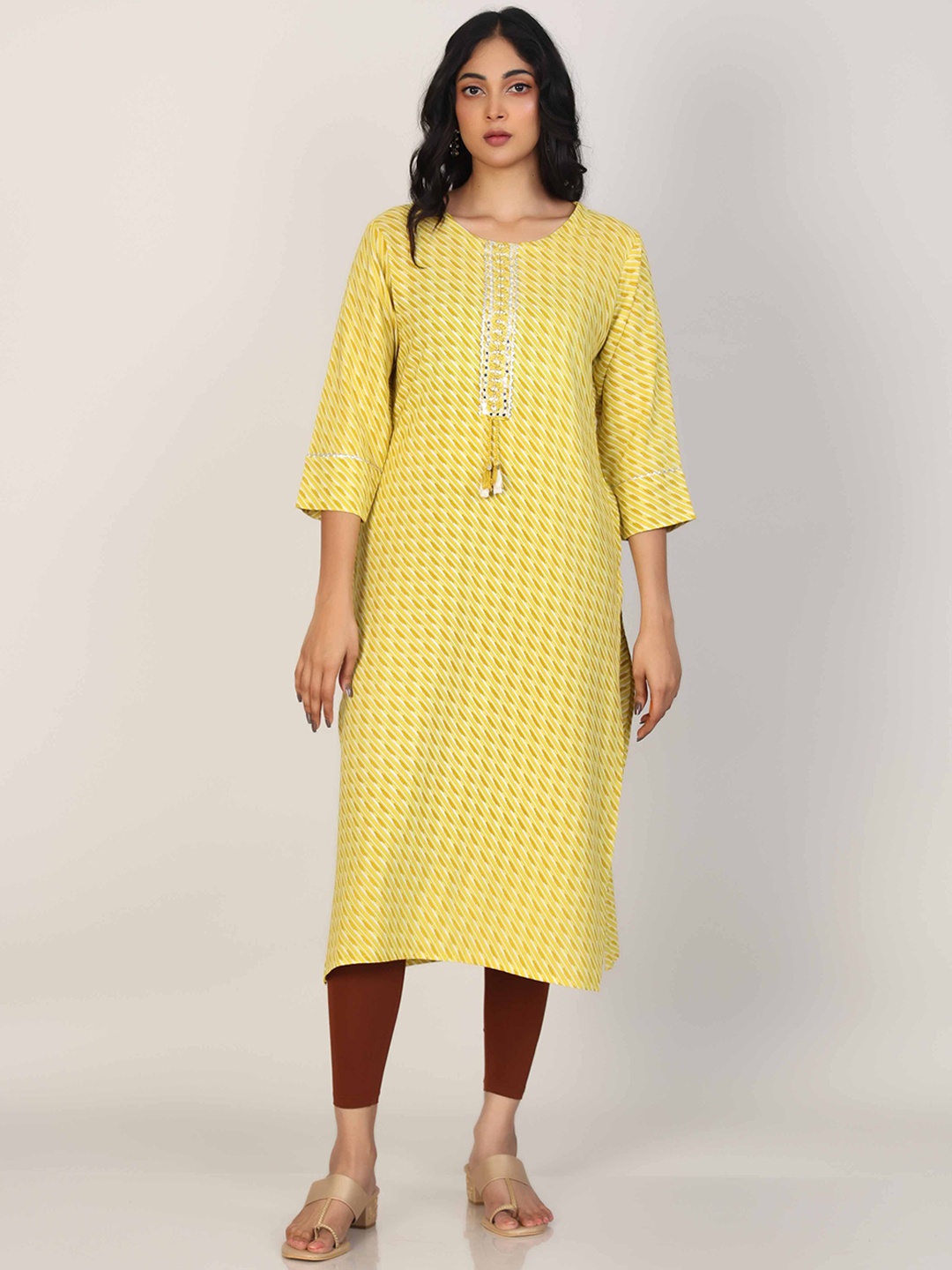 

Hassu's Geometric Printed Round Neck Gotta Patti Straight Kurta, Yellow