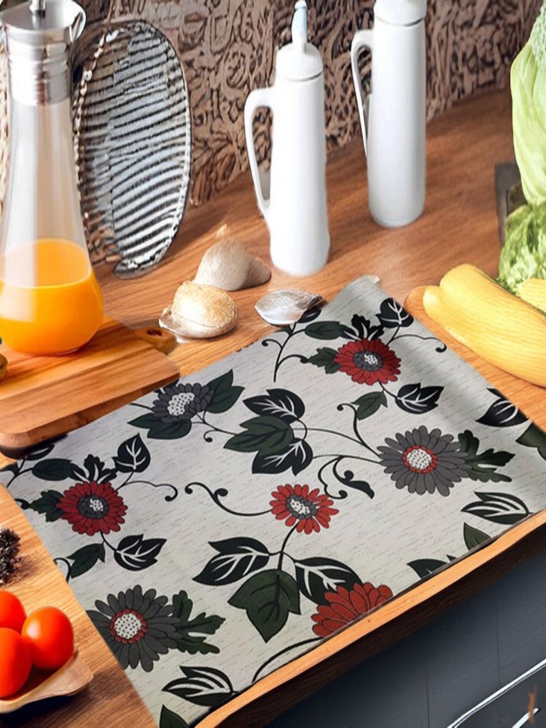 

REVEXO Black & White Printed Water-Resistant Shelf Liner