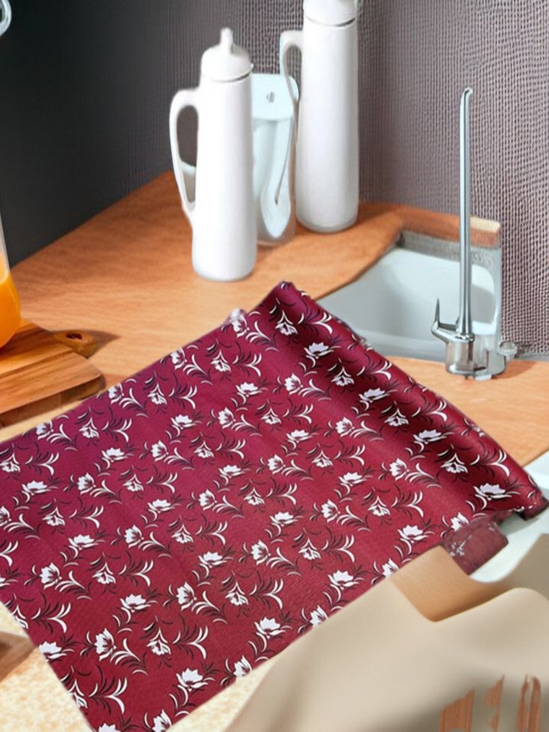

REVEXO Pink & White Printed Water-Resistant Shelf Liner