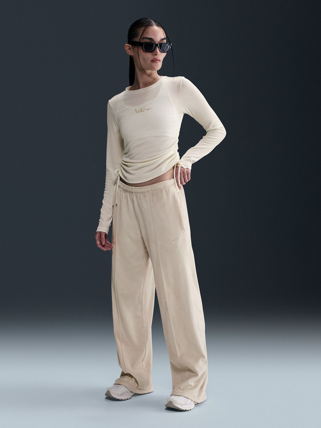 

Nike Sportswear Women's Ribbed Long-Sleeve Cropped Top, White