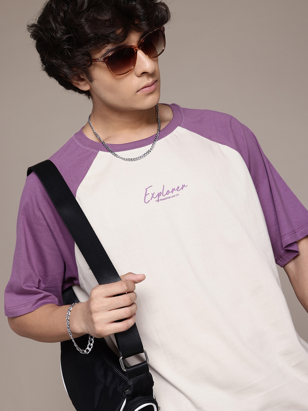 

The Roadster Lifestyle Co. Men Pure Cotton Relaxed Fit T-shirt, Off white